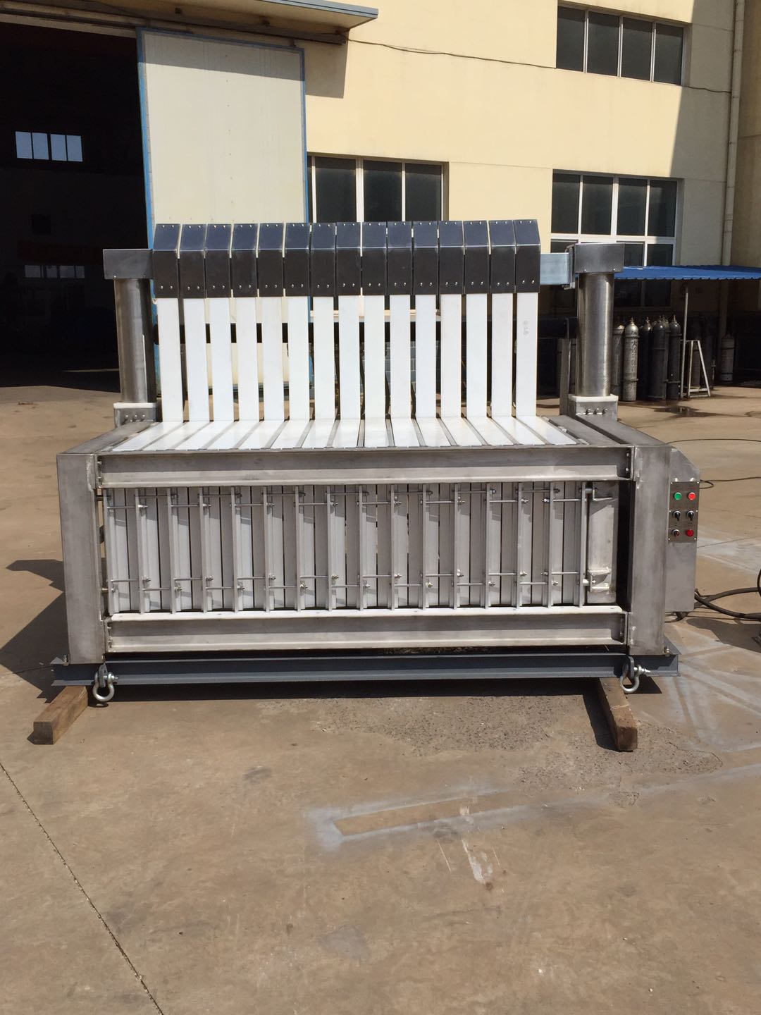 Customizable Large Capacity Vertical Contact Plate Freezer Quick Freezer for Freon or Ammonia